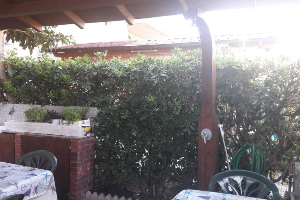 Vada Villetta A 300 Mt Dal Mare 8 Posti Letto Exterior foto